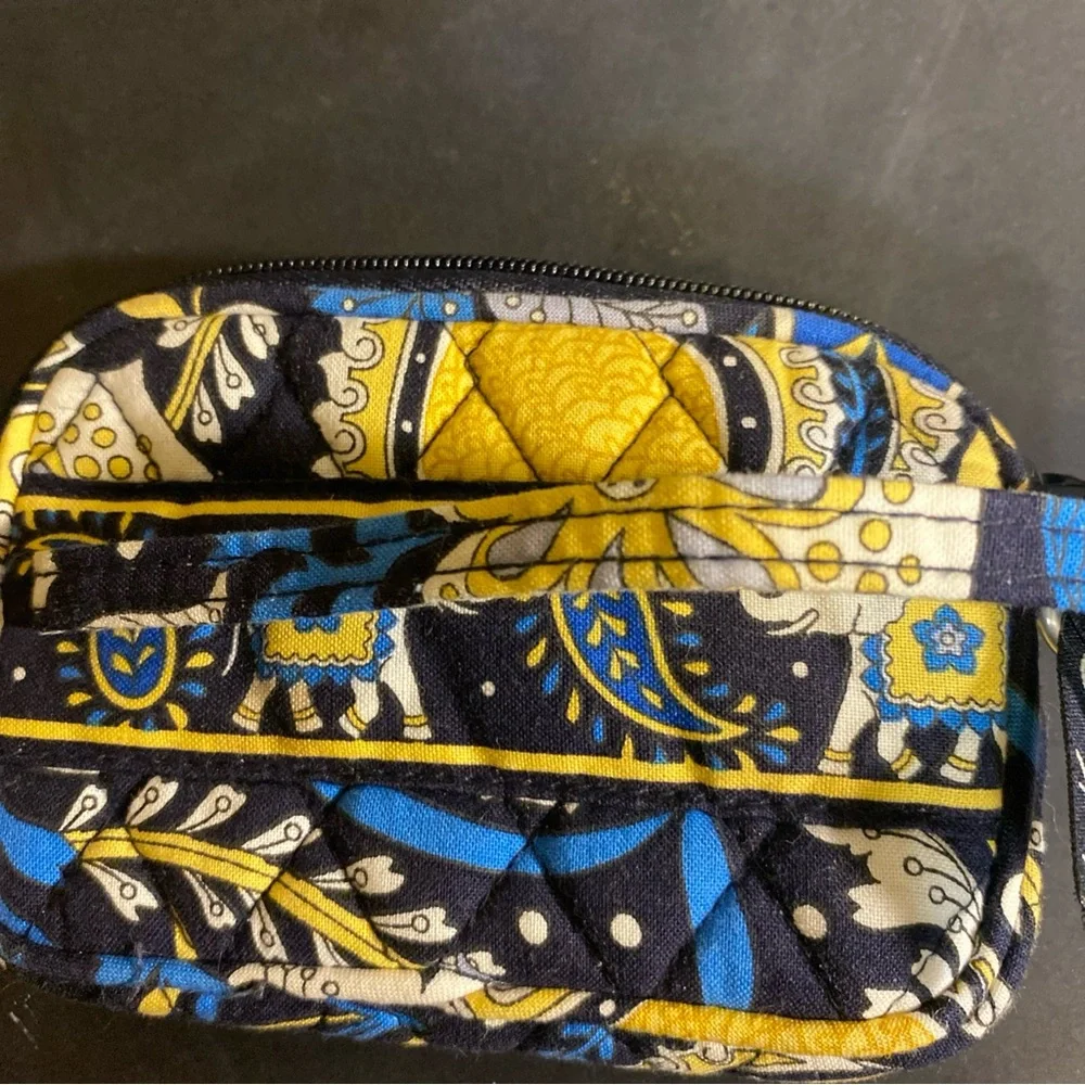 Vera Bradley‎ Retired Ellie Blue Paisley Elephant Tech Wallet Wristlet